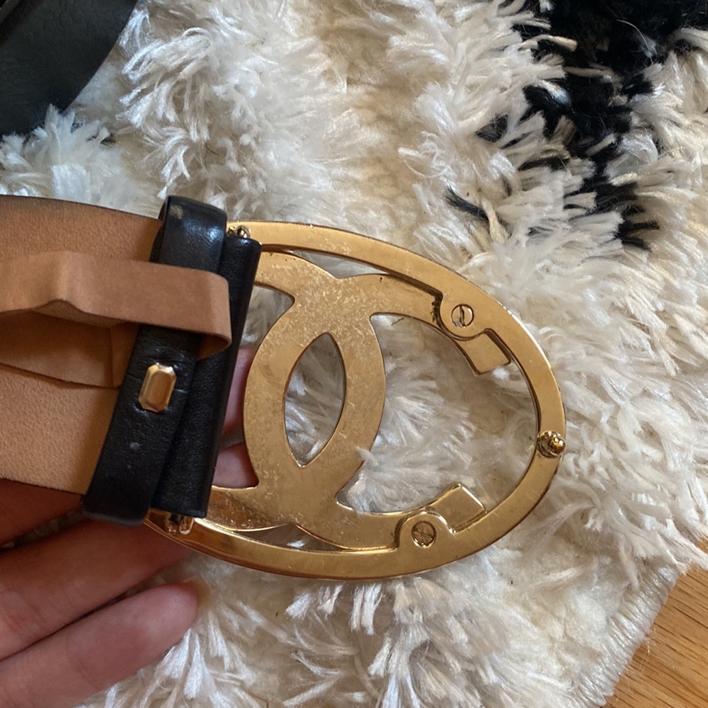 Chanel vintage Leather CC Logo Belt - Picture 3 of 7